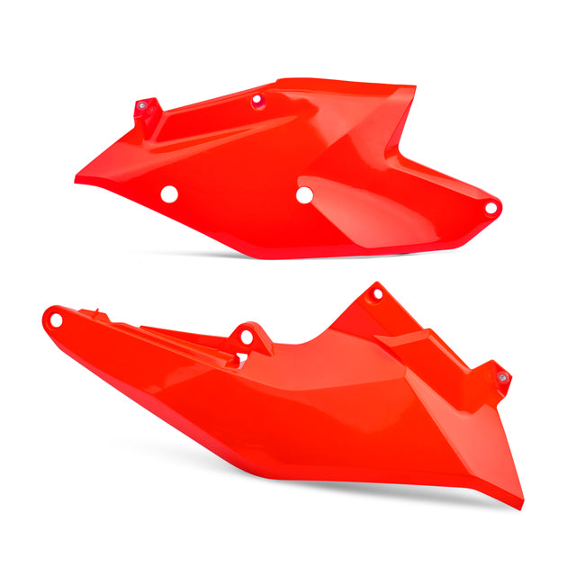 Tapas Laterales KTM 125/150SX 250/350/450SX-F 250/350/450XC-F 16-17 250/350/450/500 EXC-F 250/300XC 125/250/300EXC 17-19 250 SX 17-18 Polisport - naranja flúor 8604900006