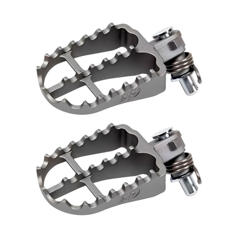Estriberas enduro premium Rieju MR 250/300 de acero templado, 55 mm de ancho y acabado titanio.