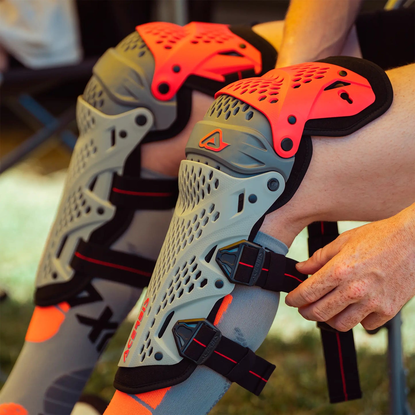 Rodilleras Acerbis Impact Pro - Rojo/Gris