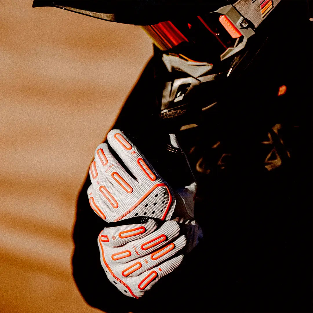 Luvas 100% Airmatic 2 - Branco/Laranja