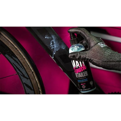 Spray MUC-OFF Matt Finish Detailer, protector y limpiador de superficies mates (250 ml)