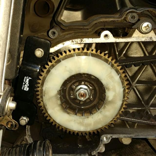Bloqueur de variateur Piaggio 50/125cc 2T Buzzetti