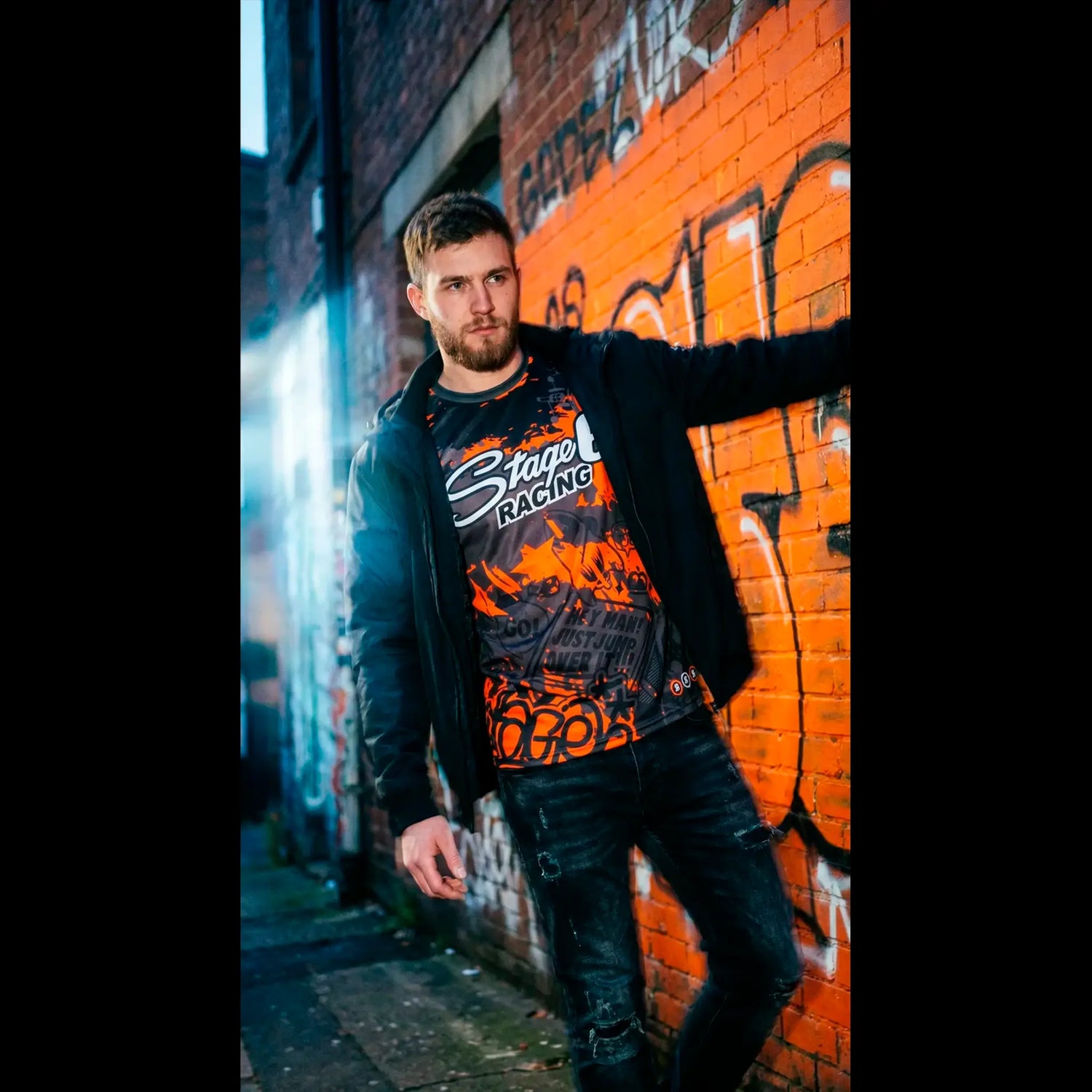 Camiseta Stage6 Graffiti Team - Negro/Naranja