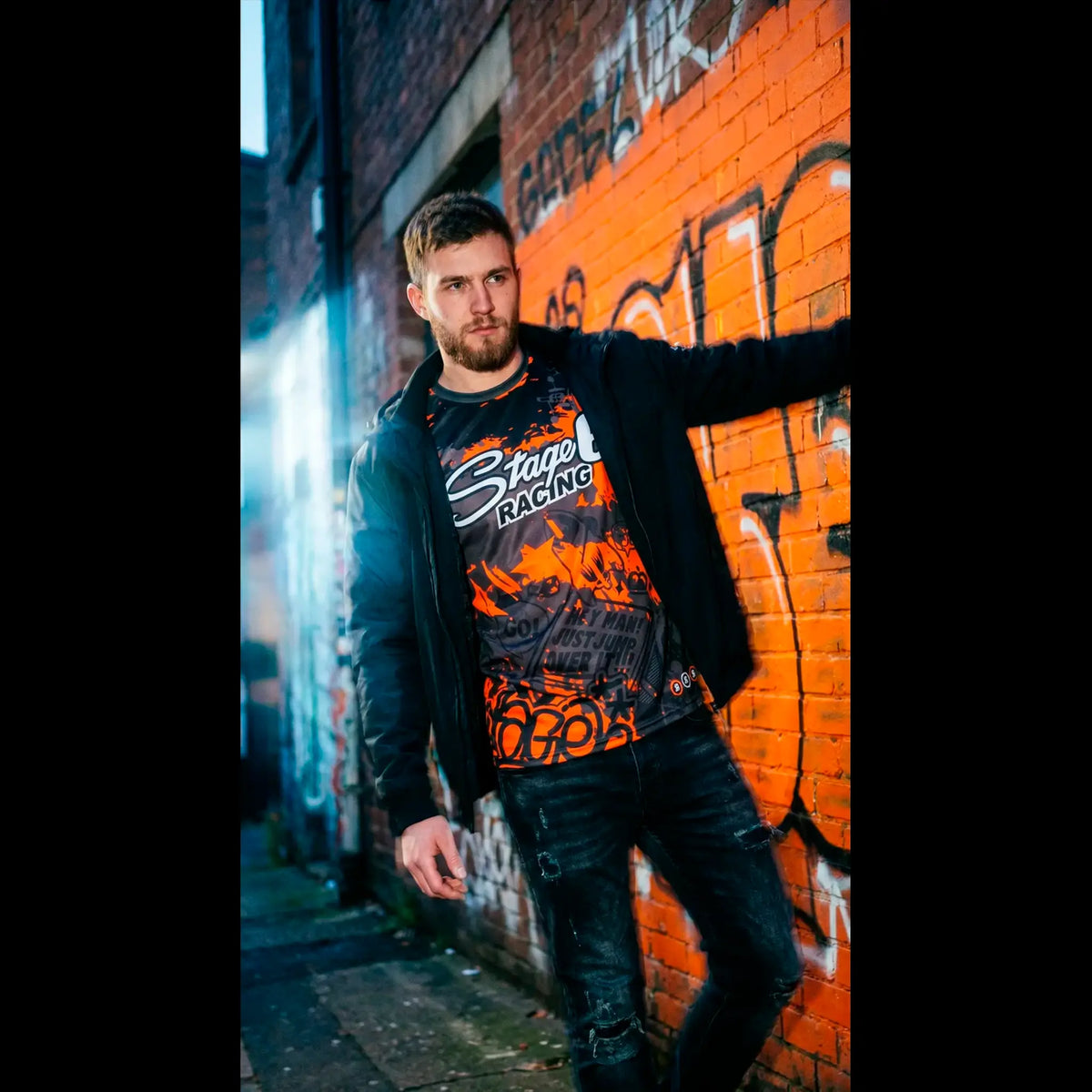 Camiseta Stage6 Graffiti Team - Negro/Naranja