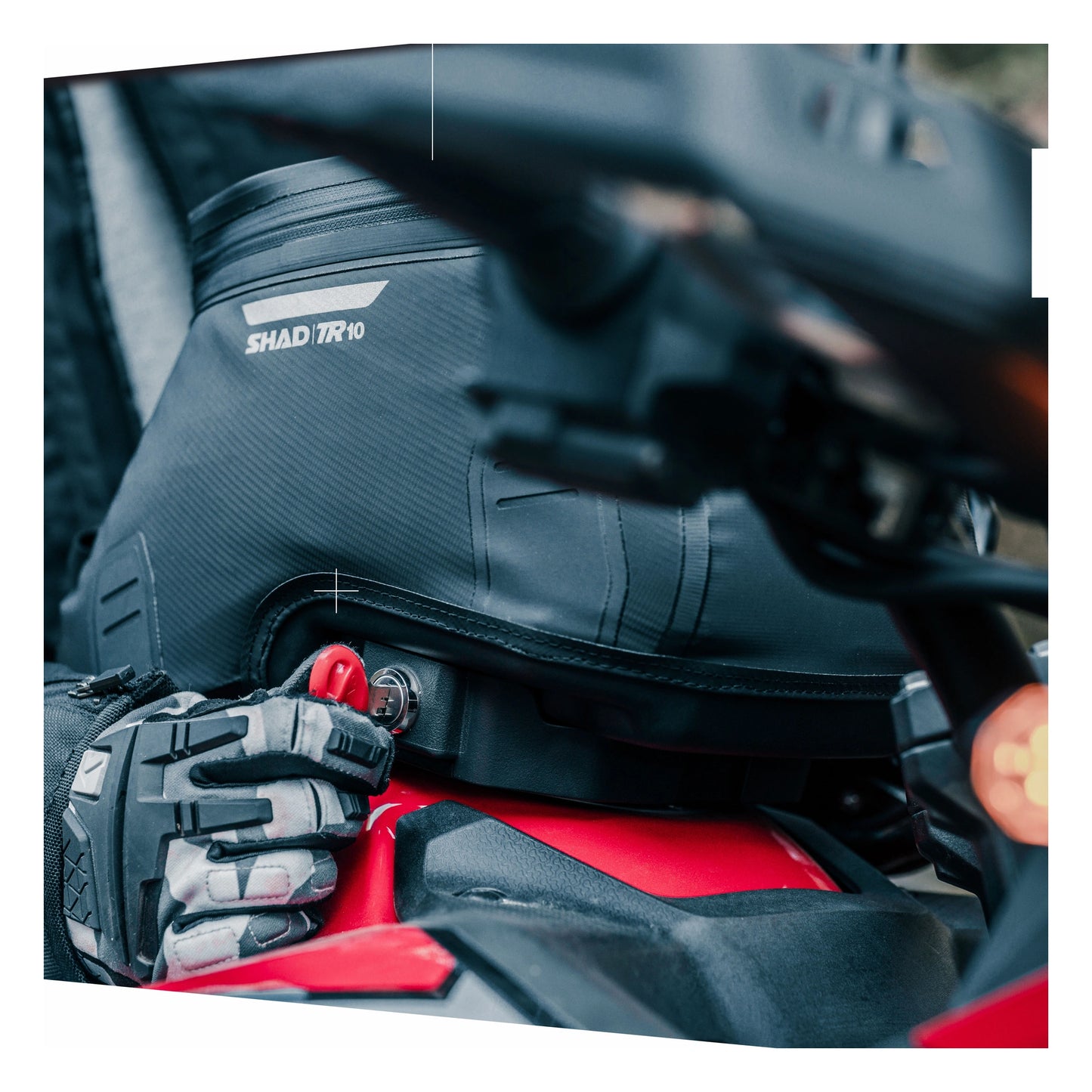 Shad Click System TERRA TR10CL tank bag 