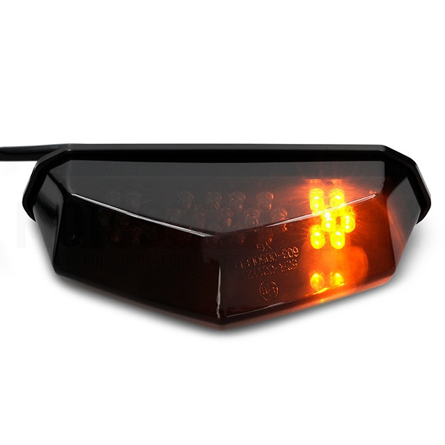 Piloto trasero Universal con intermitentes Black Line LED AllPro ref: AP50RL100.UNI.BK