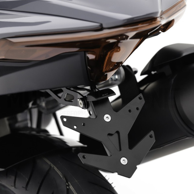 SUPPORT0062222Portamatrículas con luz de matrícula Yamaha T-Max 560 Fase 2 BCD - Negro Mate